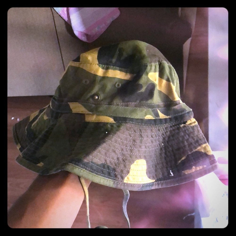 Bucket hat